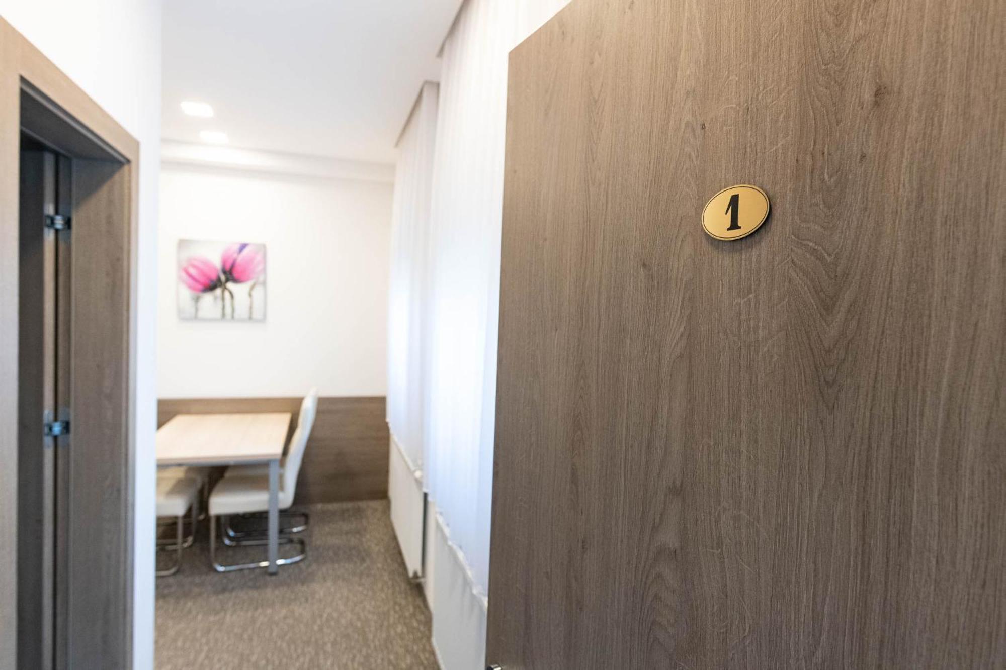 Apartmaji In Sobe Ramar Straza Eksteriør bilde