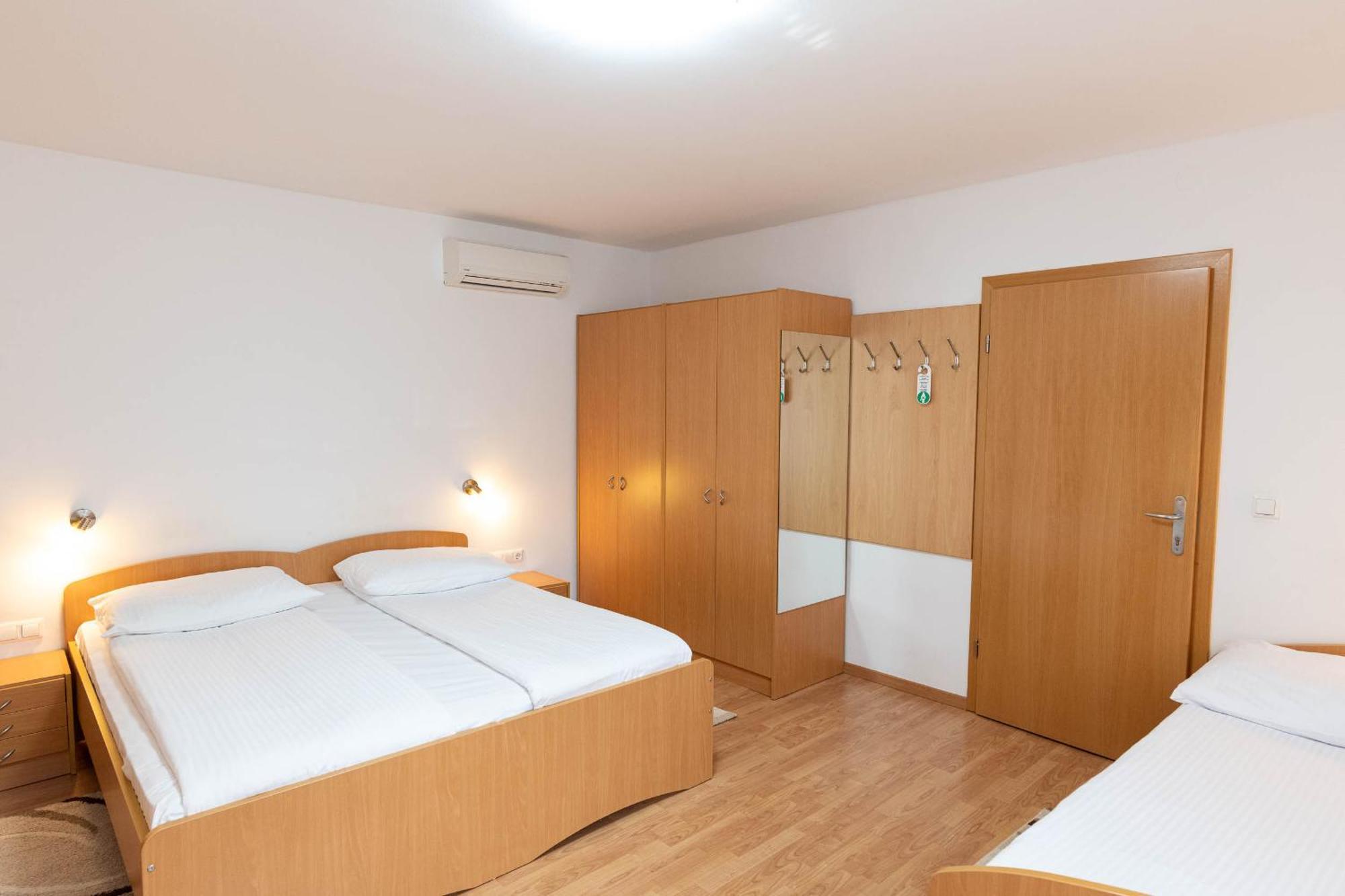 Apartmaji In Sobe Ramar Straza Eksteriør bilde