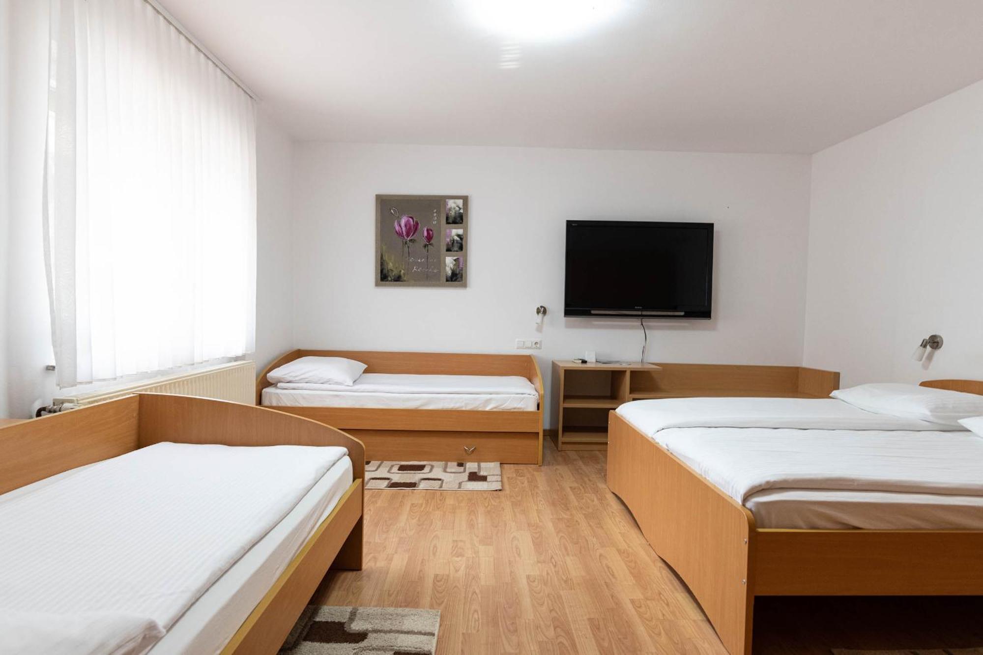 Apartmaji In Sobe Ramar Straza Eksteriør bilde