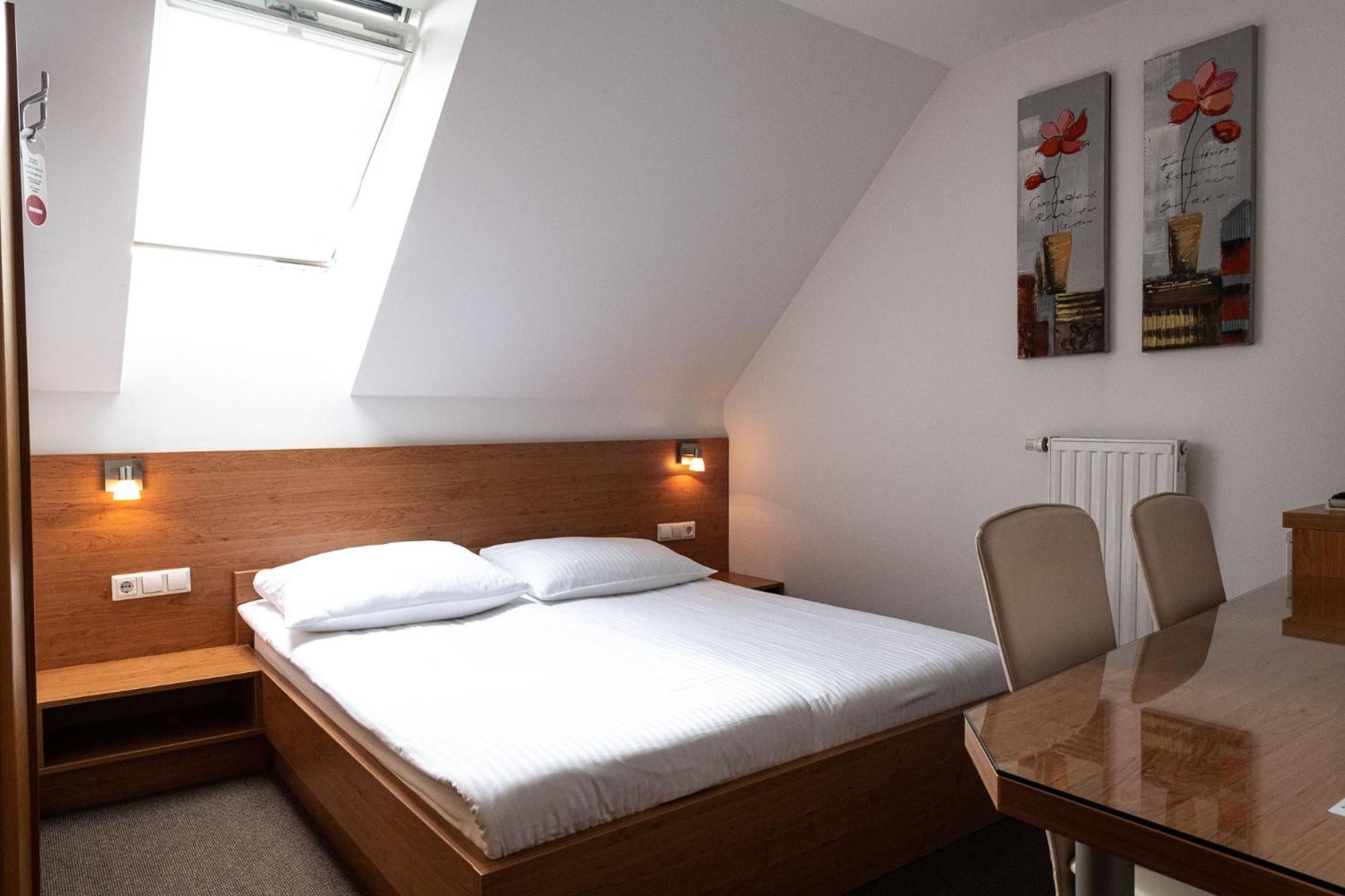 Apartmaji In Sobe Ramar Straza Eksteriør bilde