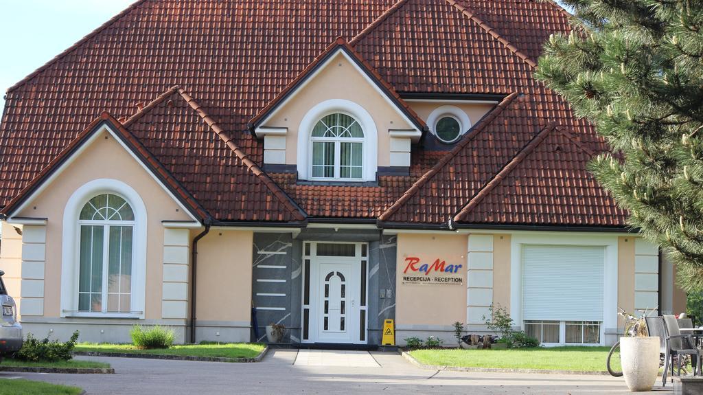 Apartmaji In Sobe Ramar Straza Eksteriør bilde